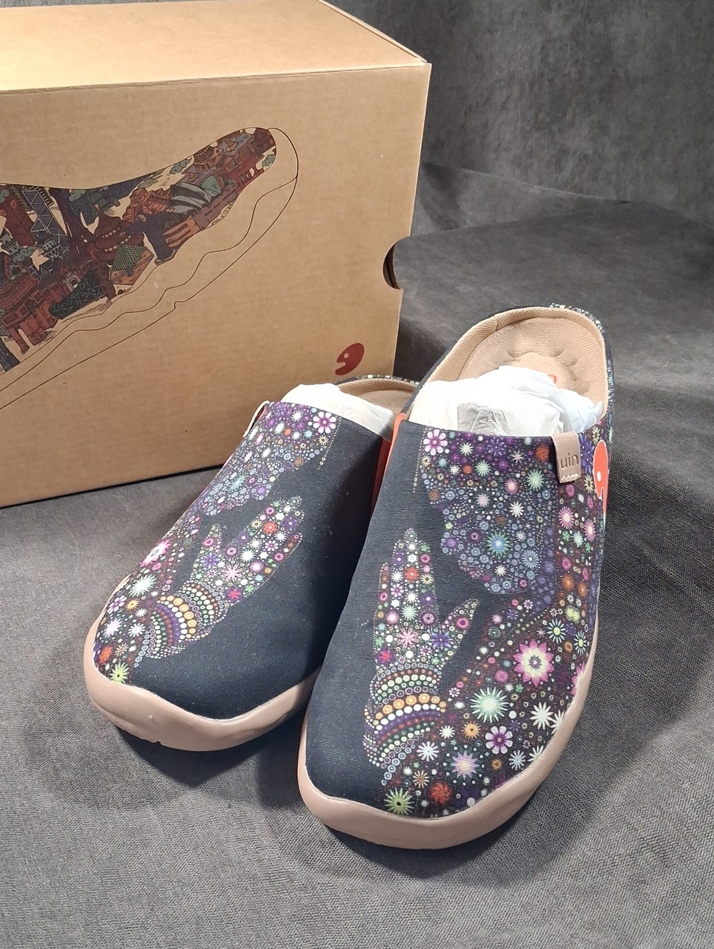UIN Pray for Goodness 2 Malaga Toledo Sole Cotton Slip On Shoes NEW IN BOX US 9